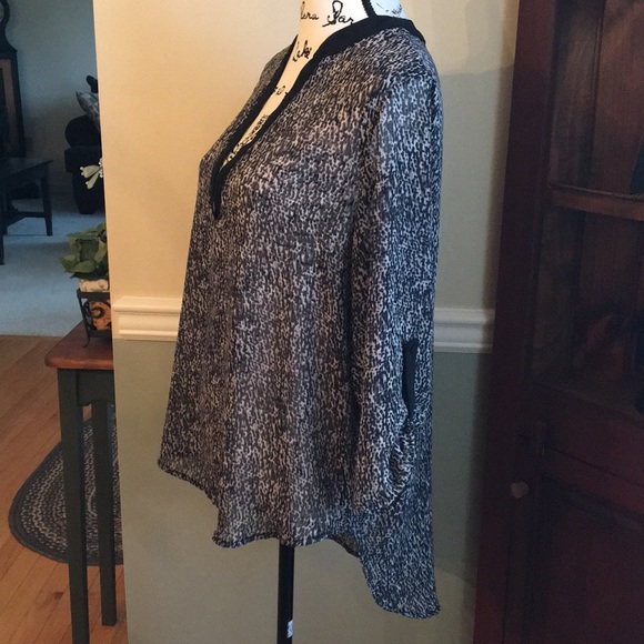 Sheer black, gray and ivory top - Picture 2 of 6